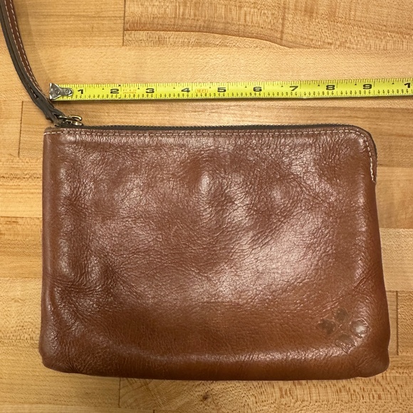 Patricia Nash brown saddle leather large size zippered wristlet - Picture 11 of 12